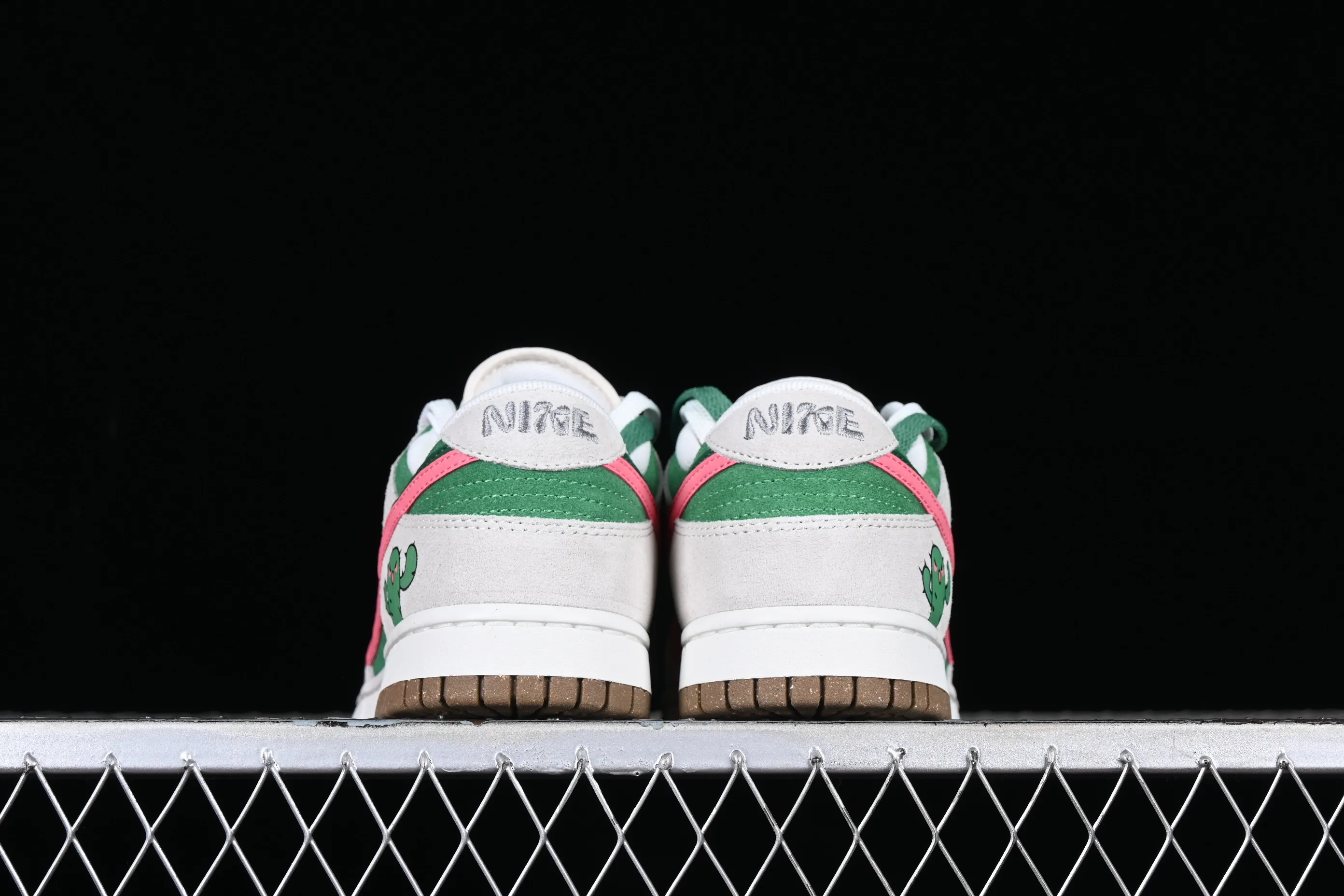 All categories Nk SB Dunk series Nk SB Dunk Low low-top sneakers Nk SB Dunk Low "85" Angry Cactus SB low-top sports and leisure sneakers DO9457-137